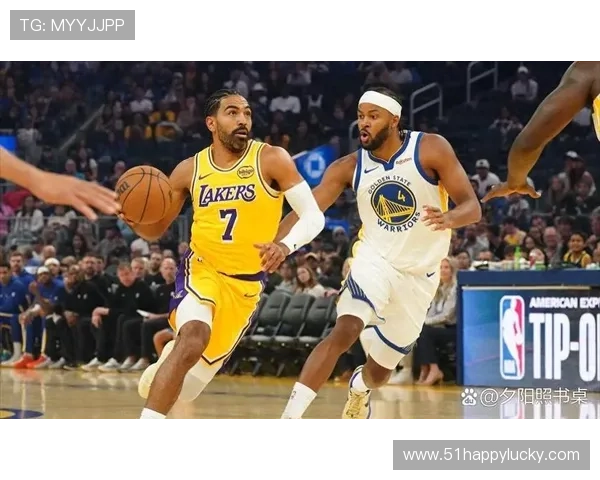 詹姆斯领衔湖人迎战勇士库里缺阵对决揭示季后赛走向